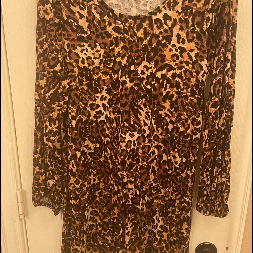 Lascana leopard print short dress with long sleeves with slits size 8/10.